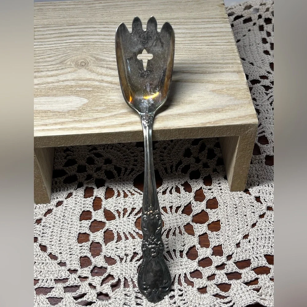 Vintage 1847 Rogers Bros Heritage Silverplate Serving Fork Replacement